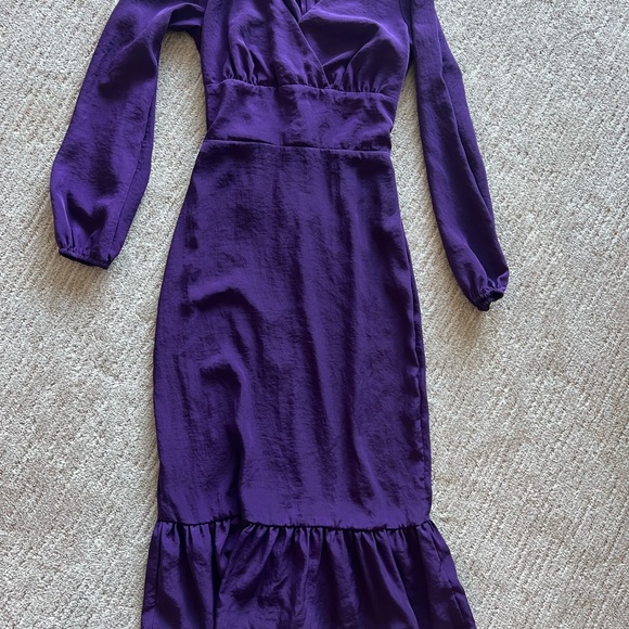 Dress small - Picture 3 of 3